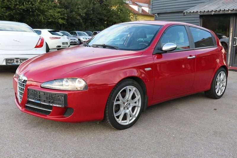Rot Gebraucht 2008 Alfa Romeo 147 Kleinwagen | 3.890 € - Bild 1/4