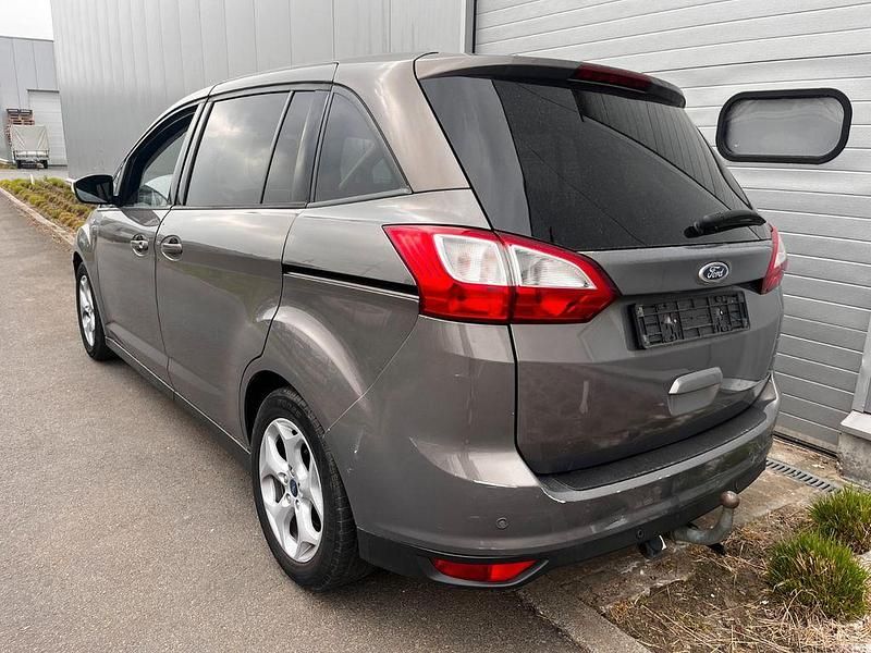 Gebraucht Ford Grand C-Max 116 PS (85 kW) 2013 Braun Van / Kleinbus