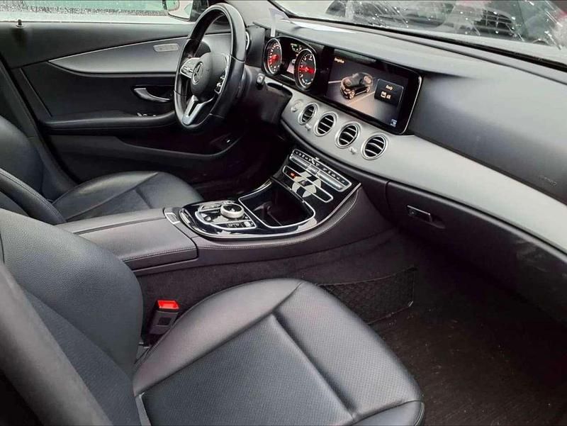 Gebraucht Mercedes E300 Elegance 306 PS (225 kW) 2019 Schwarz Kombi