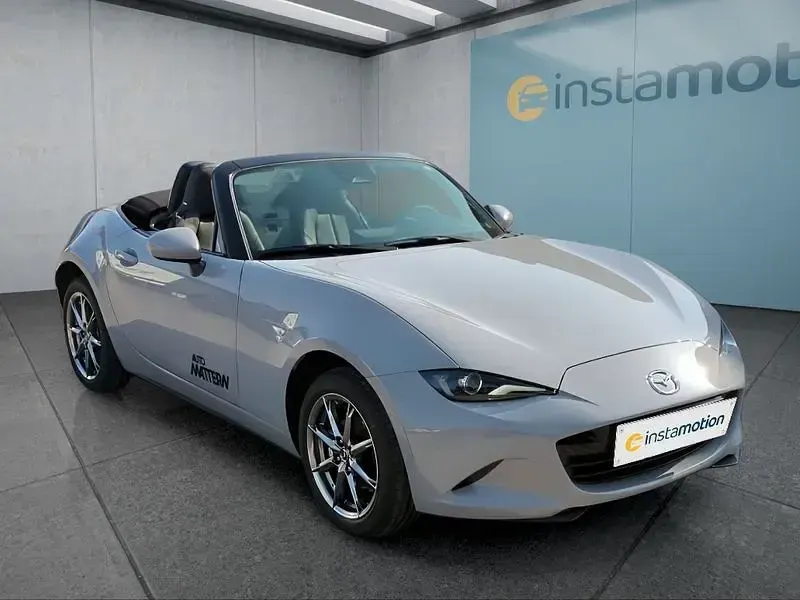 Neu Mazda MX5 132 PS (97 kW) 2026 Grau Cabrio