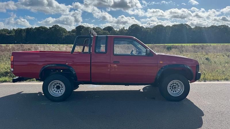 Gebraucht Nissan PickUp 80 PS (58 kW) 1994 Rot Pickup