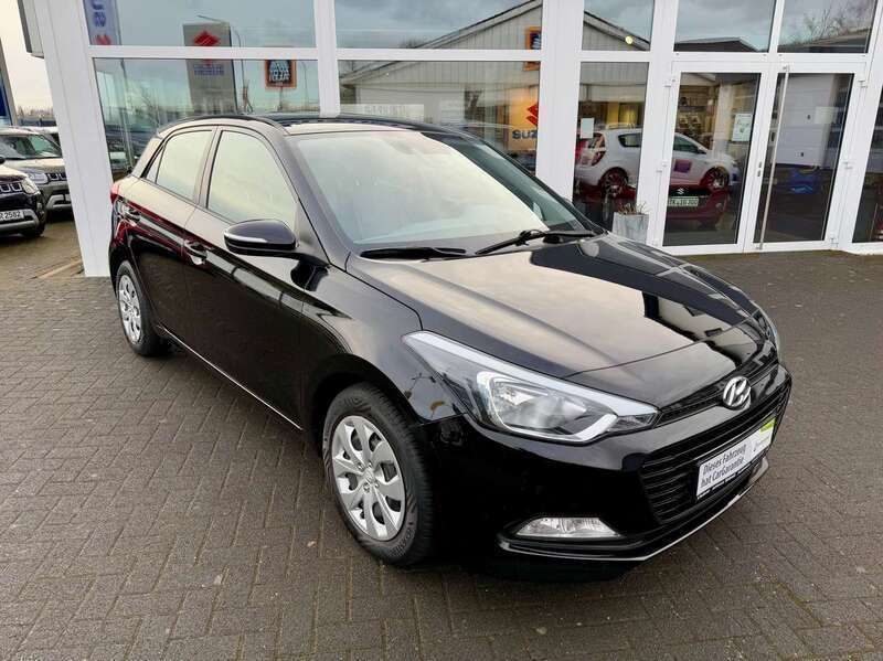 Phantom black Gebraucht 2016 Hyundai i20 Limousine | 9.500 € (Fairer Preis) - Bild 1/4
