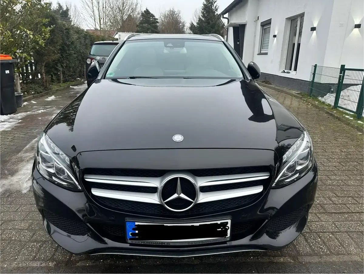 Gebraucht Mercedes C220 170 PS (125 kW) 2015 Schwarz Kombi