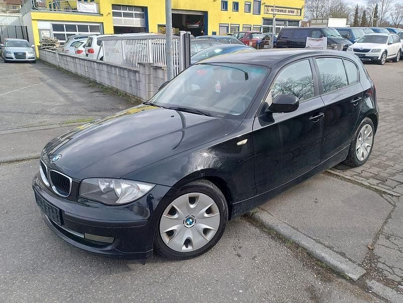 Gebraucht BMW 116 122 PS (89 kW) 2010 Schwarz Kleinwagen