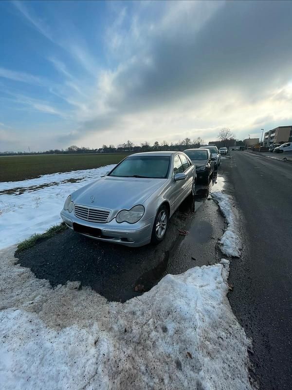 Gebraucht Mercedes C220 143 PS (105 kW) 2001 Silber Limousine