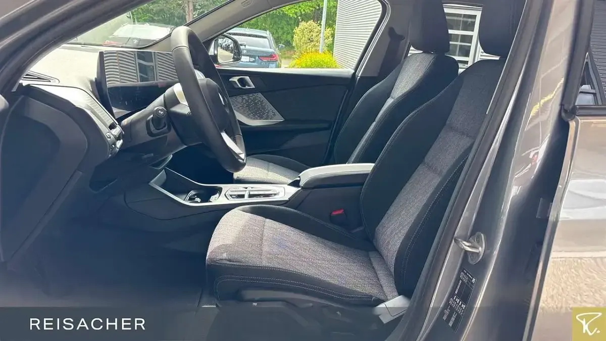 Neu BMW 120 170 PS (125 kW) 2026 Skyscraper grau metallic Kleinwagen