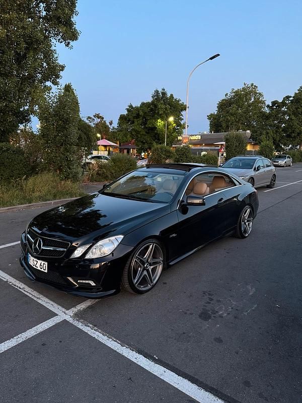 Gebraucht Mercedes E350 231 PS (169 kW) 2010 Schwarz Coupé