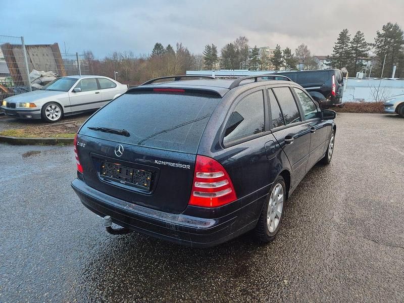 Gebraucht Mercedes C180 143 PS (105 kW) 2006 Blau Kombi