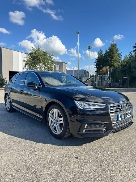 Schwarz Gebraucht 2018 Audi A4 S-Line Limousine | 13.999 € (Superpreis) - Bild 1/4