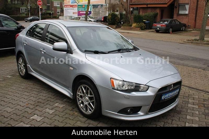 Gebraucht Mitsubishi Lancer Sportback 150 PS (110 kW) 2014 Silber Limousine