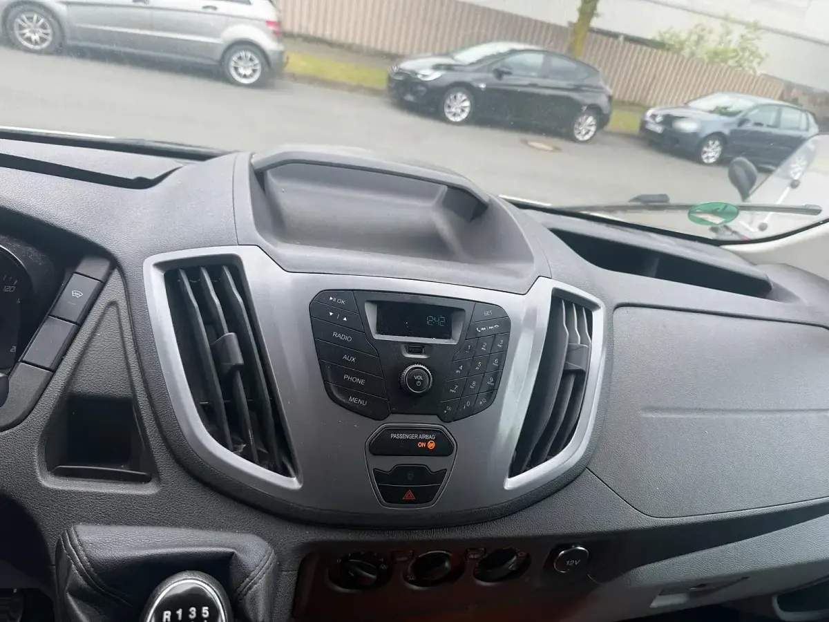 Gebraucht Ford Transit 131 PS (96 kW) 2019 Weiß Van / Kleinbus