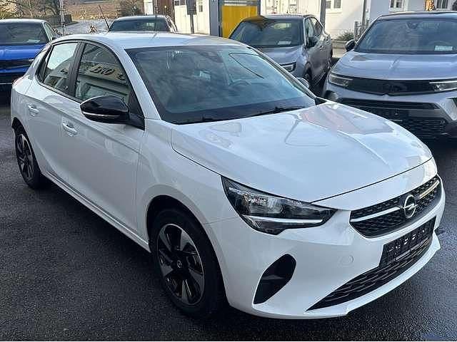 Arktis weiß Gebraucht 2023 Opel Corsa-e Edition Kleinwagen | 18.250 € (Fairer Preis) - Bild 1/4