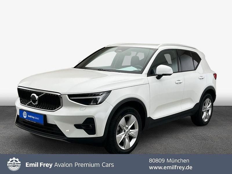 Crystal weißperleffekt Gebraucht 2024 Volvo XC40 Core SUV | 29.935 € (Superpreis) - Bild 1/4