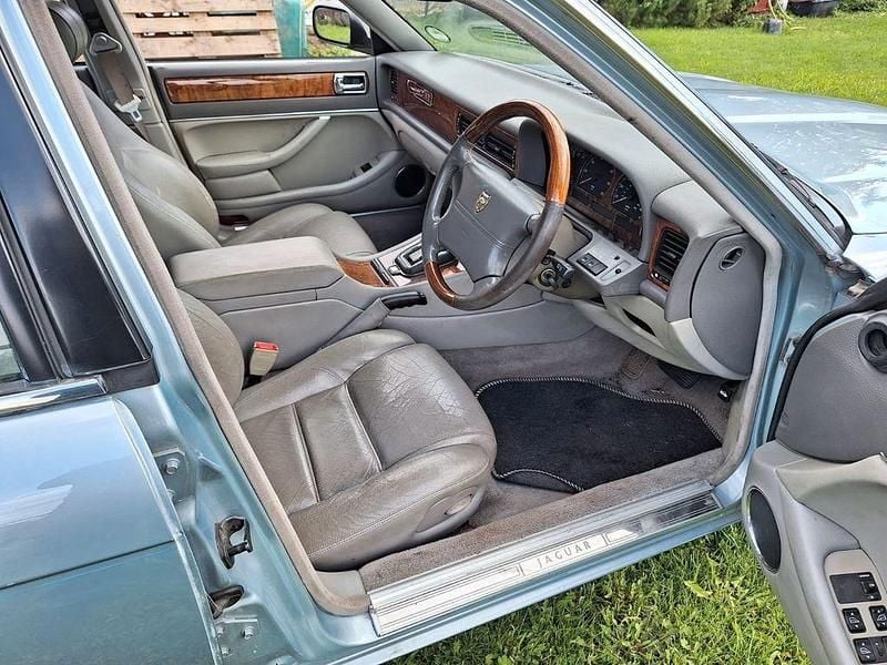 Gebraucht Jaguar XJ Executive 211 PS (155 kW) 1996 Blau Limousine