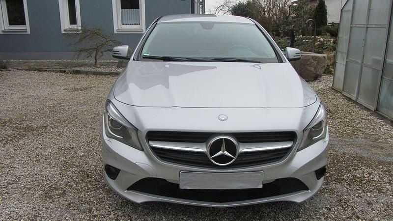 Gebraucht Mercedes CLA200 156 PS (114 kW) 2015 Silber Limousine