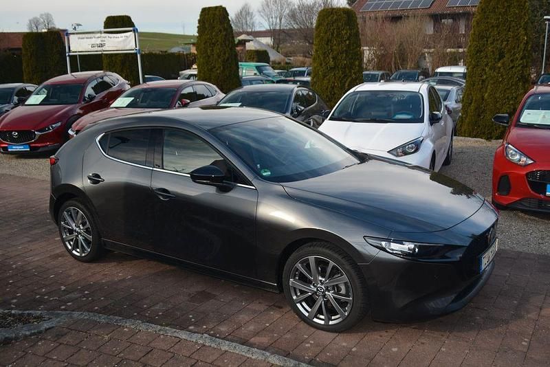 Gebraucht Mazda 3 Nagisa 140 PS (102 kW) 2025 Grau Limousine