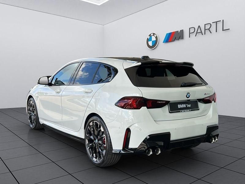 Neu BMW M135 Performance 300 PS (220 kW) 2025 Weiß Kleinwagen