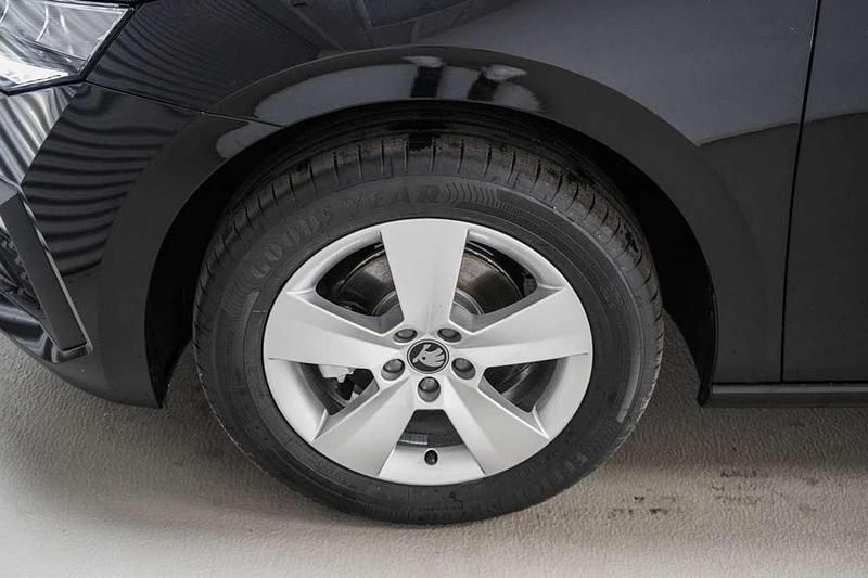 Neu Skoda Scala Selection 116 PS (85 kW) 2025 Black magic Kleinwagen