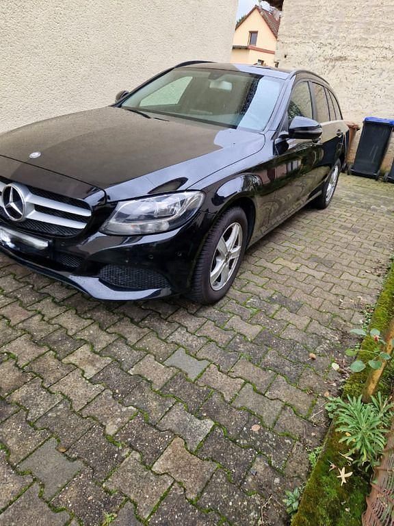 Schwarz Gebraucht 2017 Mercedes C200 Avantgarde Kombi | 13.800 € (Fairer Preis) - Bild 1/4