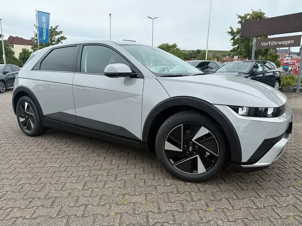 Neu Hyundai Ioniq 5 125 kW (170 PS) 2026 Grau SUV
