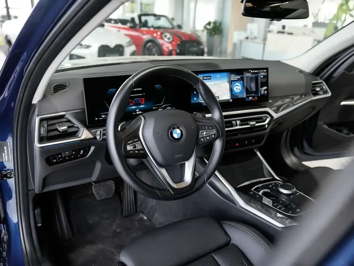 Gebraucht BMW 320 Sport Line 190 PS (139 kW) 2024 Phytonicblau Kombi