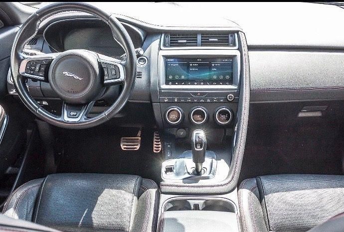 Gebraucht Jaguar E-Pace Chequered Flag 179 PS (131 kW) 2020 Grau SUV