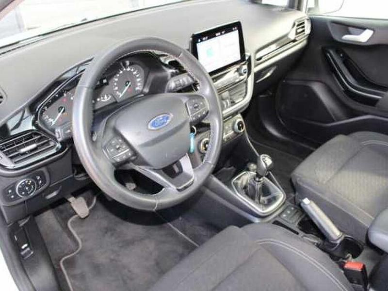 Gebraucht Ford Fiesta Titanium 125 PS (91 kW) 2022 Frostweiß Kleinwagen