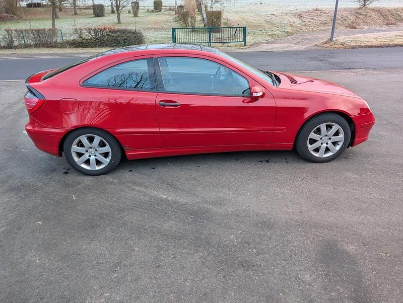 Gebraucht Mercedes CL200 122 PS (89 kW) 2003 Rot Coupé