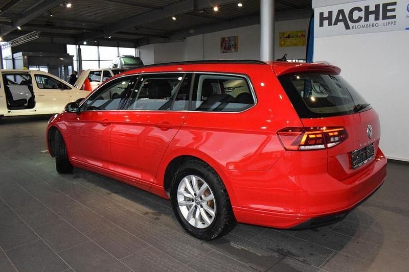 Gebraucht VW Passat Business+ 120 PS (88 kW) 2020 Polsterfarbe: schwarz Kombi