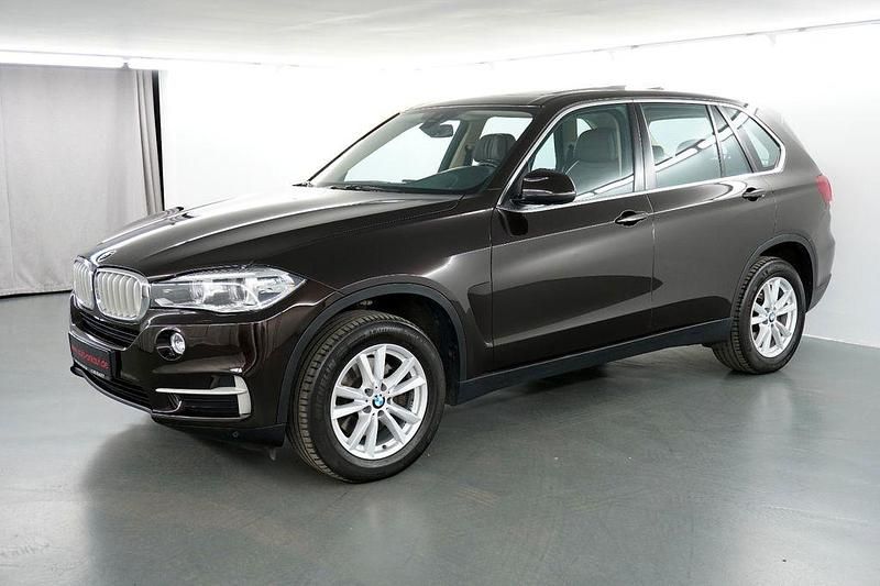 Sparkling brown metallic Gebraucht 2015 BMW X5 Sport Line SUV | 25.700 € (Superpreis) - Bild 1/4