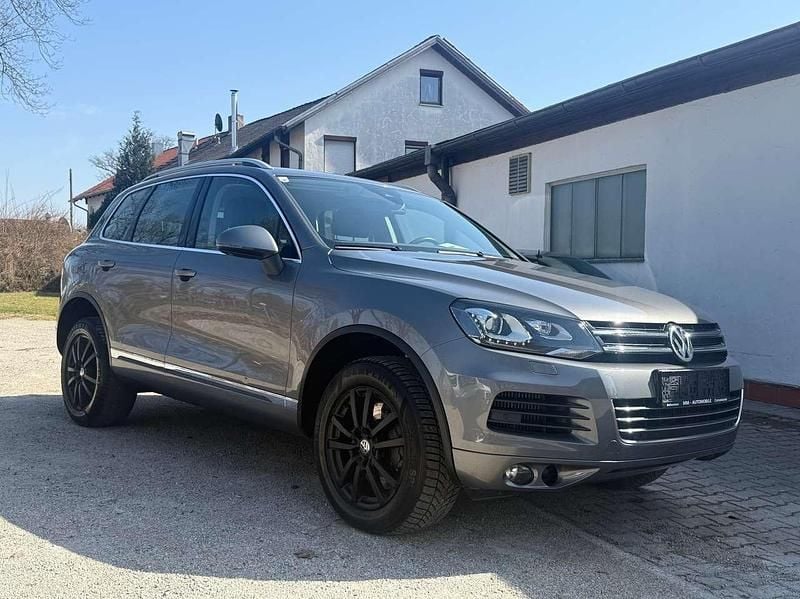 Gebraucht VW Touareg 340 PS (250 kW) 2011 Canyon grey metallic SUV