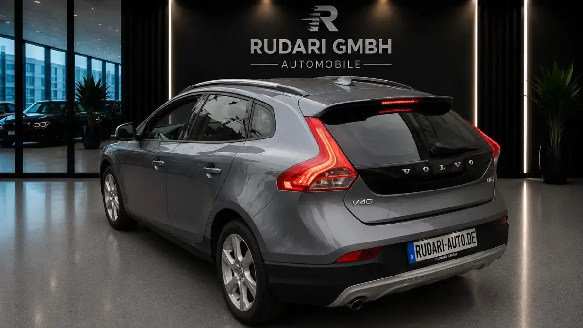 Gebraucht Volvo V40 You! 150 PS (110 kW) 2015 Grau Kleinwagen