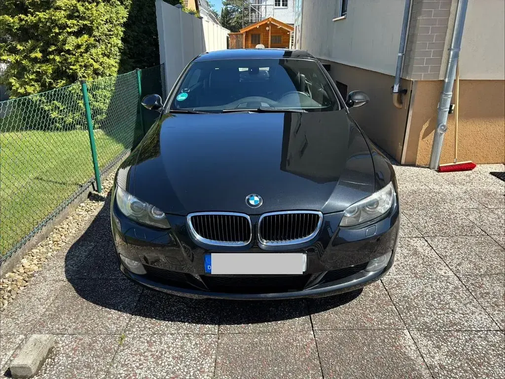 Gebraucht BMW 320 Cabriolet 170 PS (125 kW) 2010 Schwarz Cabrio