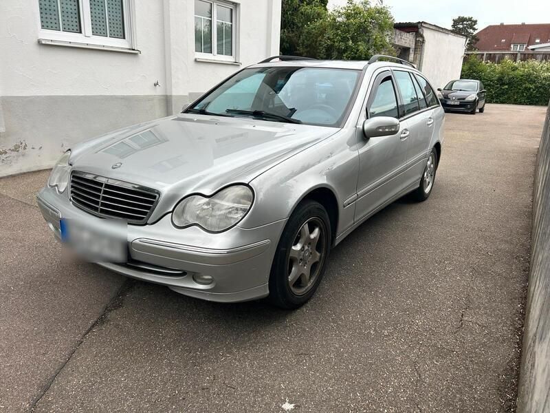 Silber Gebraucht 2003 Mercedes C240 Avantgarde Kombi | 990 € - Bild 1/4