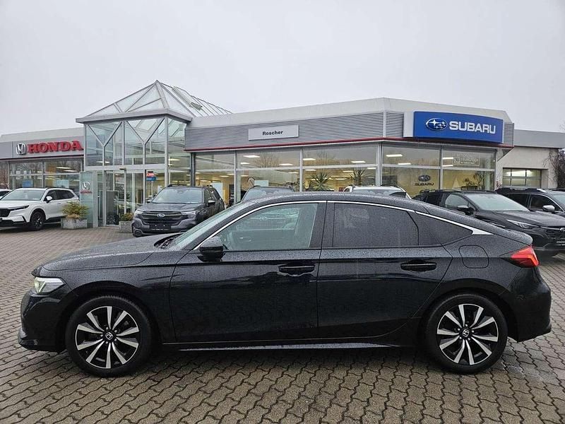 Gebraucht Honda Civic Elegance 143 PS (105 kW) 2023 Crystal black p. Limousine