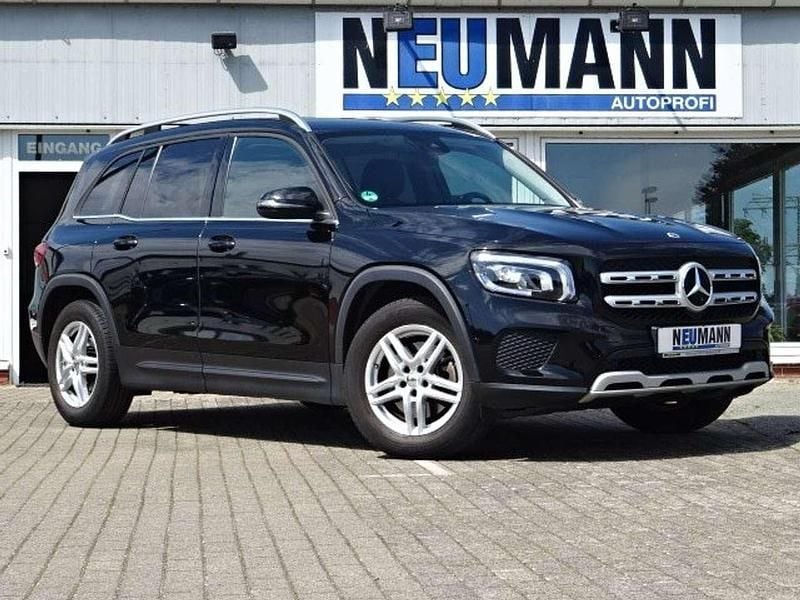Nachtschwarz Gebraucht 2022 Mercedes GLB200 Style SUV | 28.760 € (Superpreis) - Bild 1/4