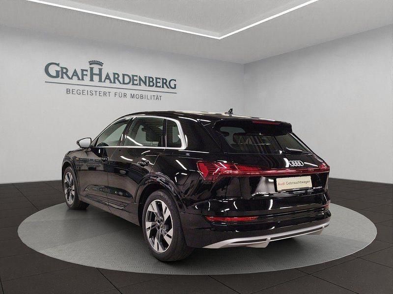 Używany Audi e-tron S-Line 300 kW (408 KM) 2023 Czarny SUV