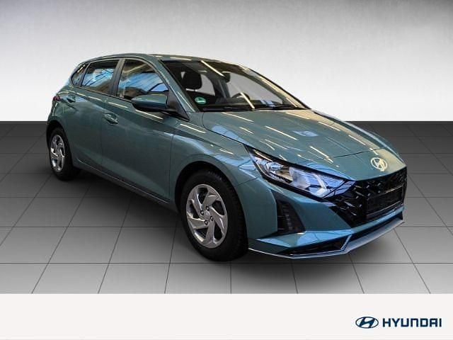 Gebraucht Hyundai i20 Select 101 PS (74 kW) 2025 Gruen Kleinwagen