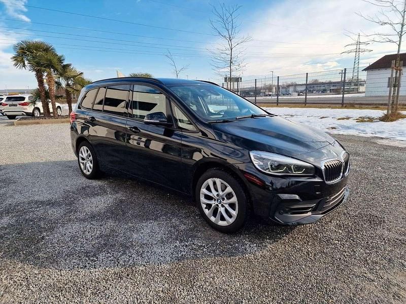 Gebraucht BMW 220 Advantage 178 PS (130 kW) 2022 Saphirschwarz metallic Van / Kleinbus