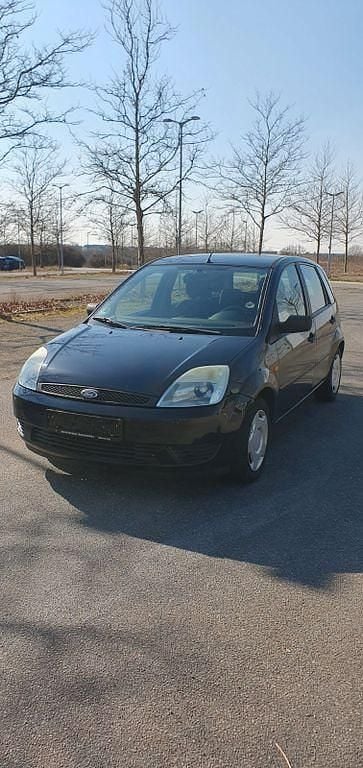 Gebraucht Ford Fiesta 69 PS (50 kW) 2005 Blau Kleinwagen