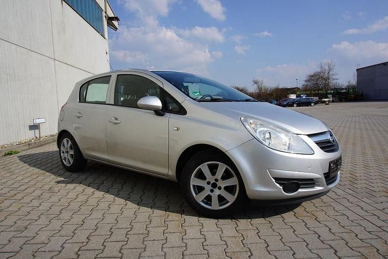 Gebraucht Opel Corsa 80 PS (58 kW) 2009 Starsilber iii m2 Kleinwagen