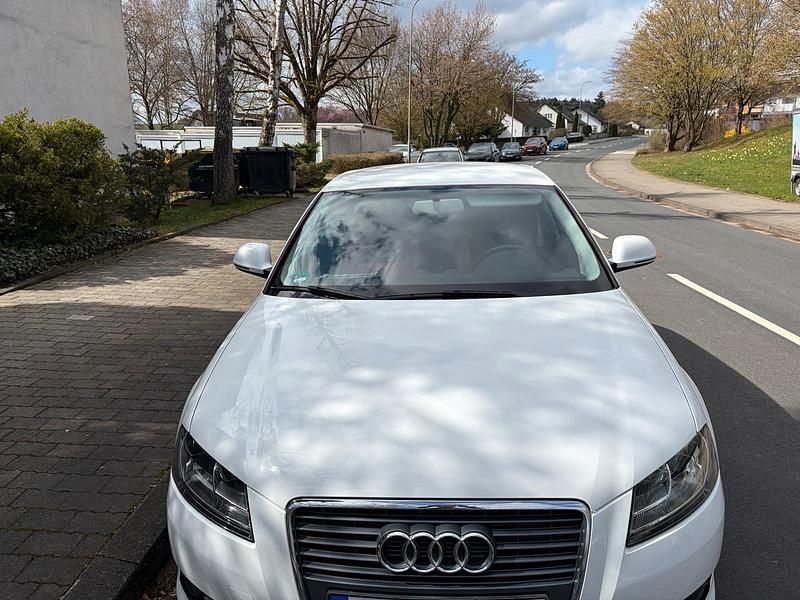 Gebraucht Audi A3 101 PS (74 kW) 2010 Weiß Kleinwagen