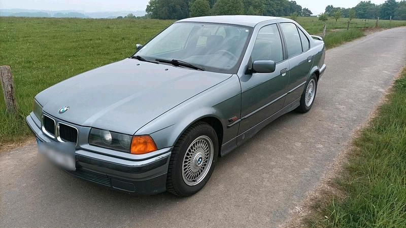 Second-hand BMW 320 150 CP (110 kW) 1994 Gri Berlinǎ