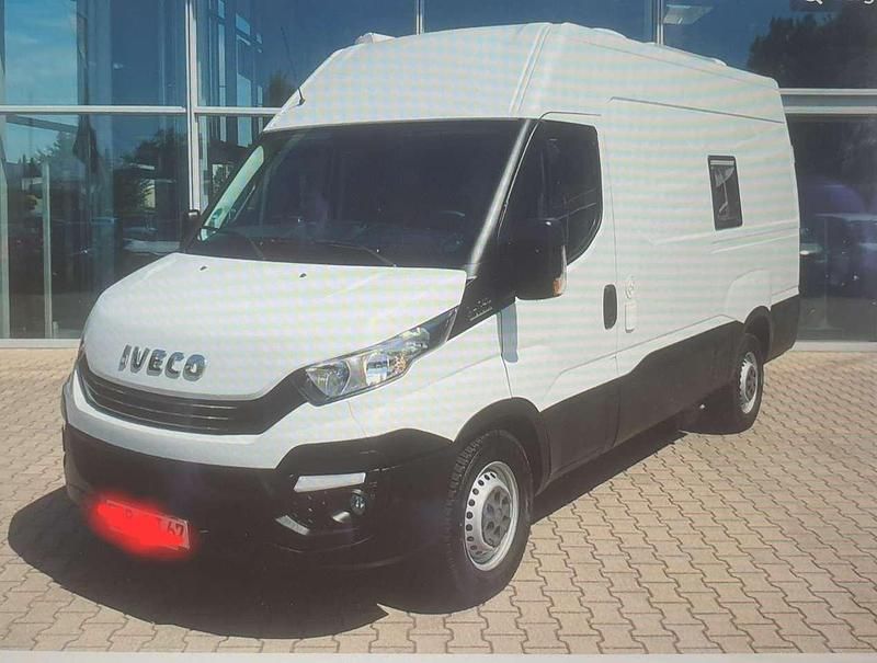 Gebraucht Iveco Daily 136 PS (100 kW) 2017 Weiß Limousine