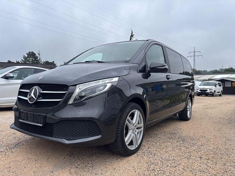 Graphitgrau Gebraucht 2022 Mercedes V300 Edition Van / Kleinbus | 47.900 € (Superpreis) - Bild 1/4