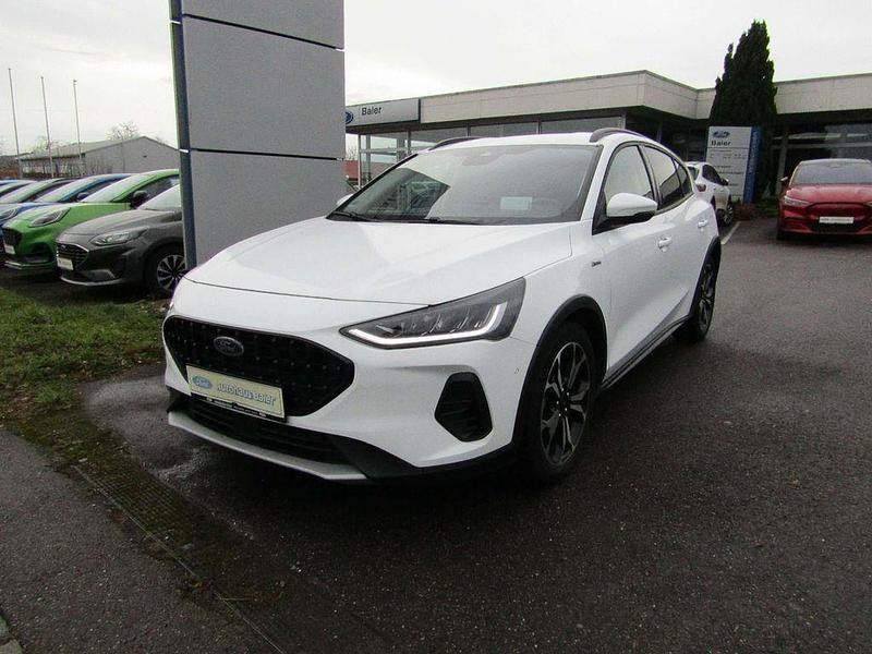 Gebraucht Ford Focus Active X 155 PS (114 kW) 2023 Frostweiß Kleinwagen