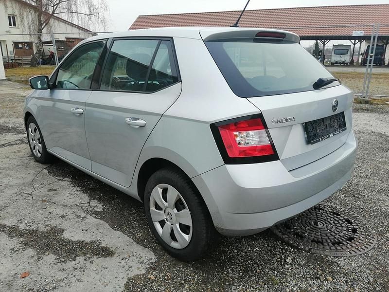 Gebraucht Skoda Fabia Ambition 90 PS (66 kW) 2015 Silber Kleinwagen