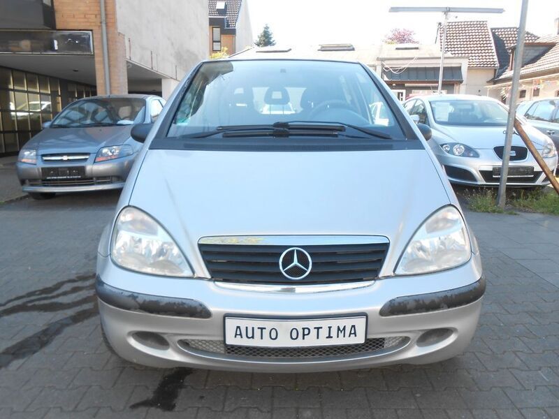 Silber Gebraucht 2001 Mercedes A140 Classic Van / Kleinbus | 2.499 € (Fairer Preis) - Bild 1/4