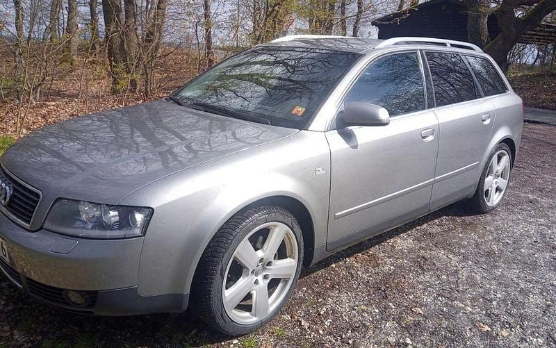Gebraucht Audi A4 220 PS (161 kW) 2002 Grau Kombi