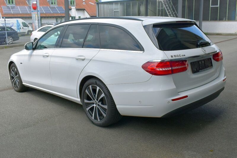 Gebraucht Mercedes E300 194 PS (142 kW) 2019 Weiß Kombi
